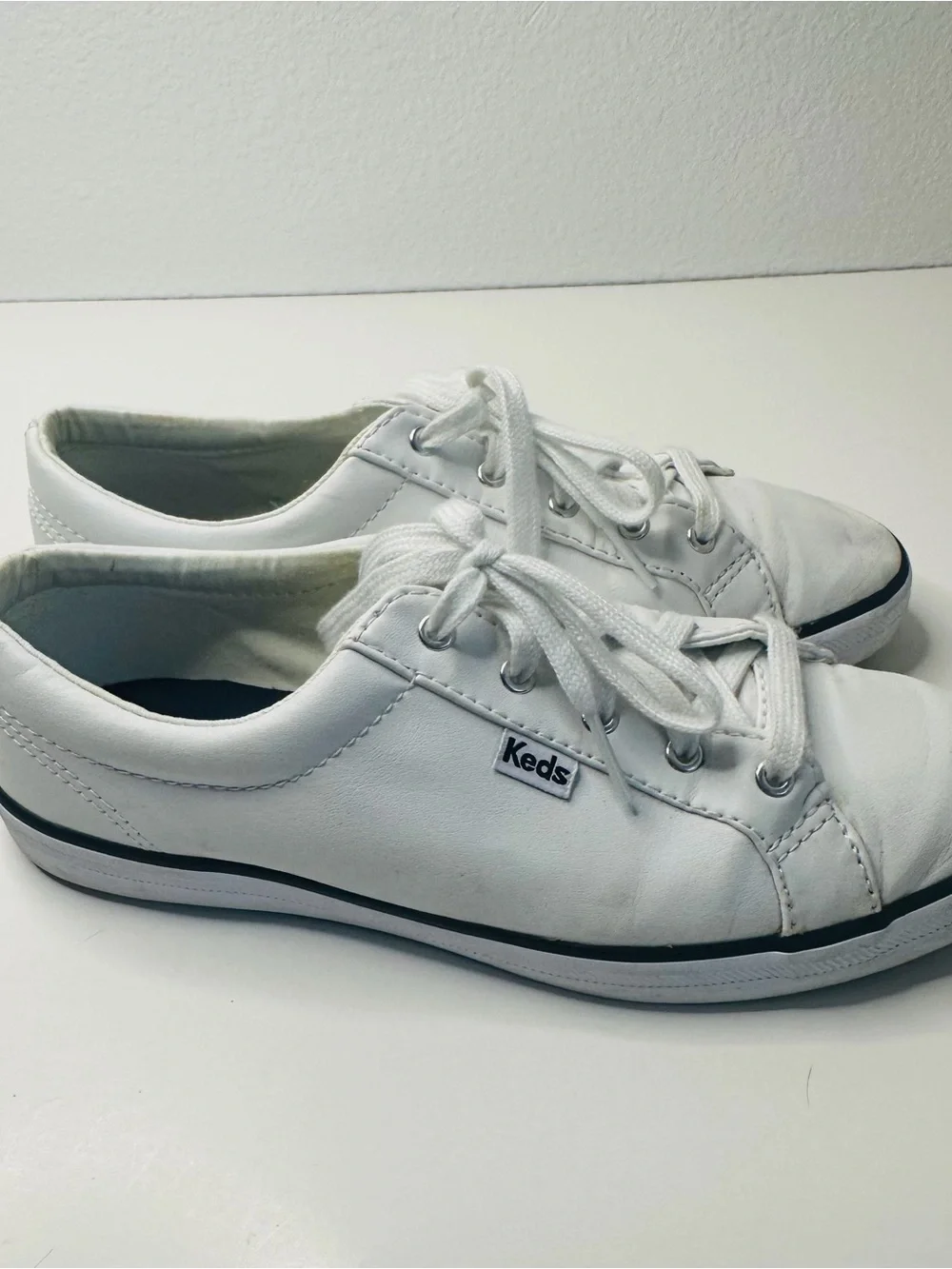 Keds White Leather Chucks Style Sneakers Size 6
